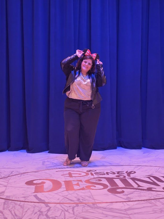 Gabby en el Disney Destiny